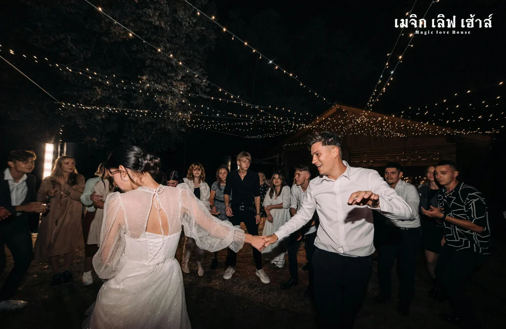 5.2 5. จังหวะเต้นรำริมถนนที่เต็มไปด้วยสุข.png